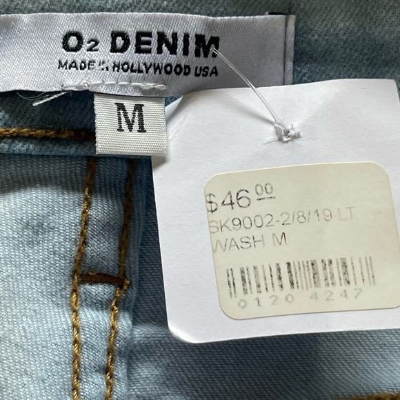 O2 Denim Light Wash Mini Skirt Size M - Picture 8 of 11